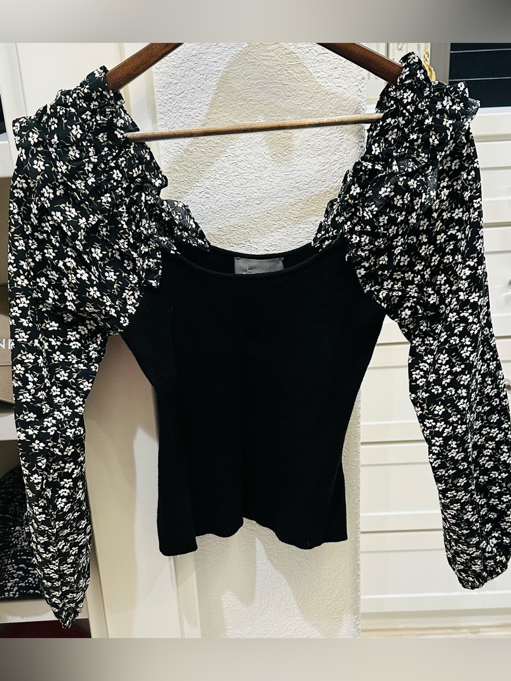 Anthropologie Black Knit Top with Floral Puff Sleeves Medium - Picture 3 of 7